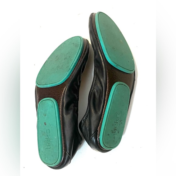 Tieks black flats. Size 7. - Picture 7 of 7